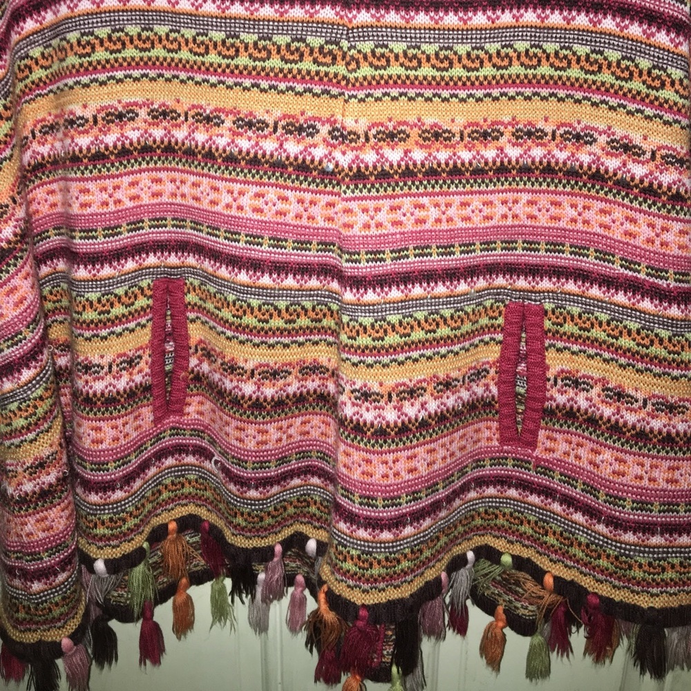 Poncho - Picture 4 of 4